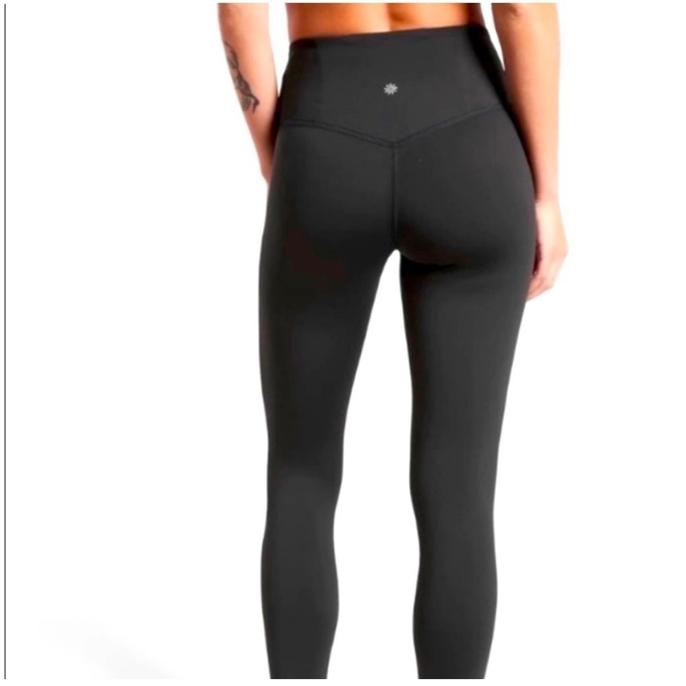 Athleta Accelerate Lasercut 7/8 Tight Black Leggings MP Petite